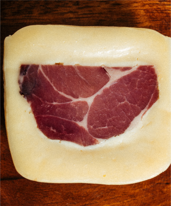 Smoked Pork Neck in Senra Cheese