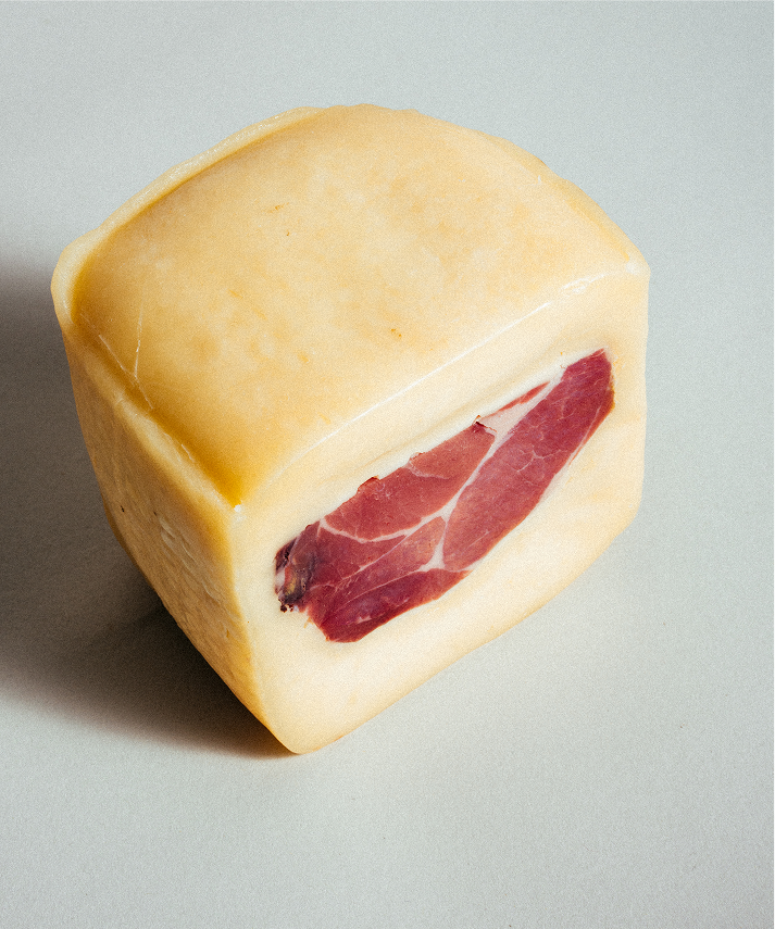 Smoked Pork Neck in Senra Cheese